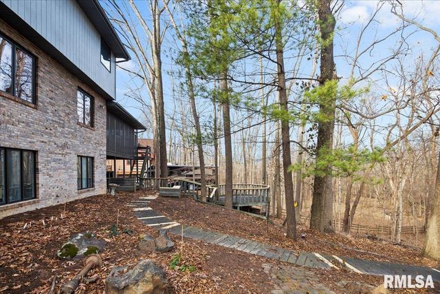 3709 W Bluffs Road, Springfield, IL 62711