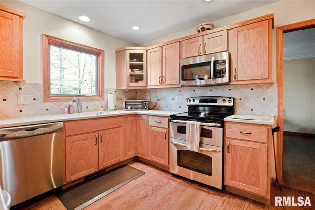 3709 W Bluffs Road, Springfield, IL 62711