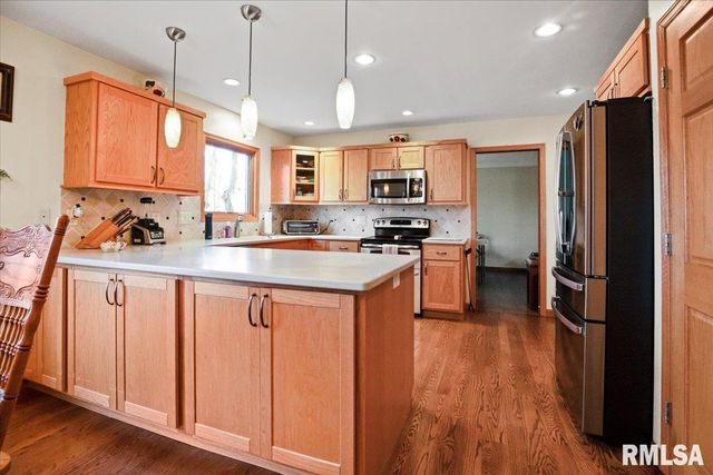 3709 W Bluffs Road, Springfield, IL 62711