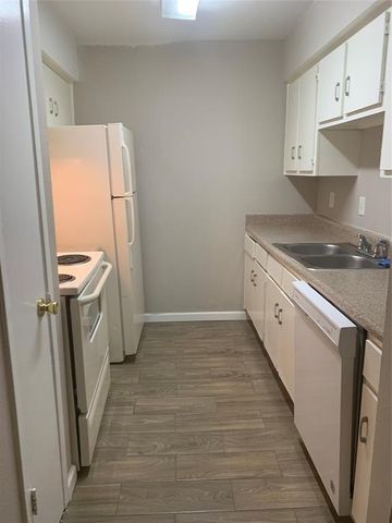 5625 Antoine Drive 202, Houston, TX 77091