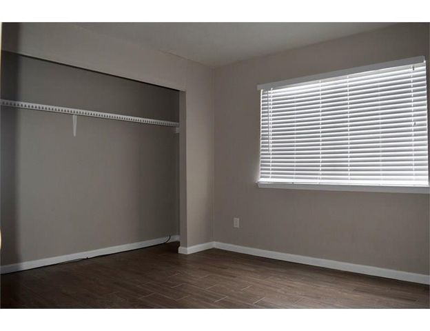 5625 Antoine Drive 202, Houston, TX 77091