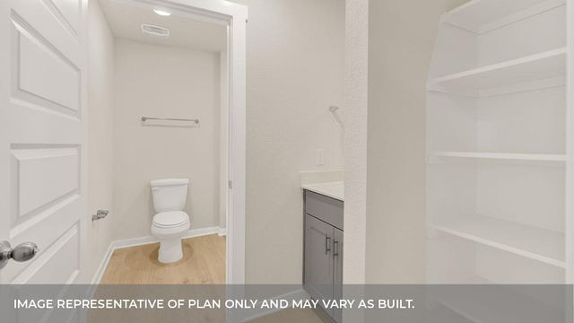 500 DAVIS MOUTAIN DR, Lockhart, TX 78644