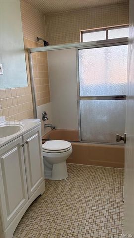 1533 Chesley Drive, St Louis, MO 63136