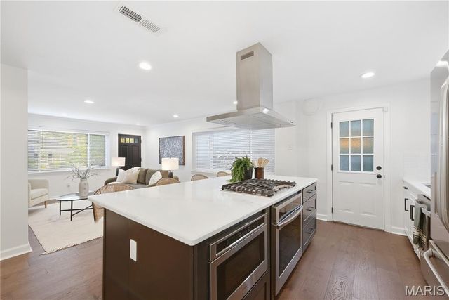 8622 White Avenue, Brentwood, MO 63144