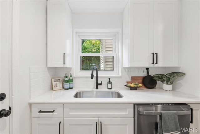 8622 White Avenue, Brentwood, MO 63144