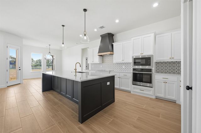 2008 Forest Bridge Drive, Azle, TX 76020