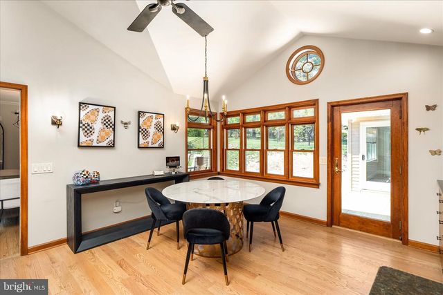 6 STATE PARK DR, Titusville, NJ 08560