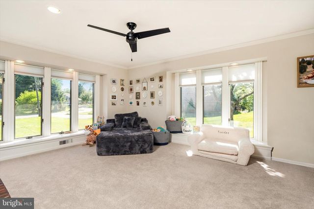 6 STATE PARK DR, Titusville, NJ 08560