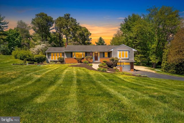 6 STATE PARK DR, Titusville, NJ 08560
