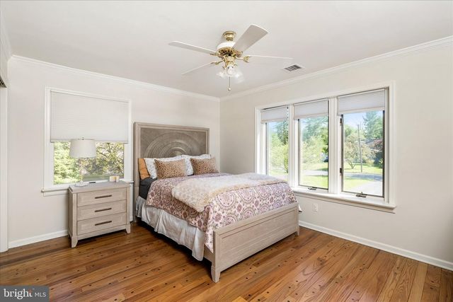 6 STATE PARK DR, Titusville, NJ 08560