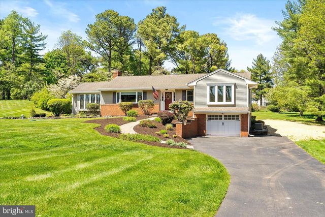 6 STATE PARK DR, Titusville, NJ 08560