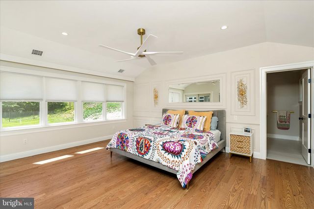 6 STATE PARK DR, Titusville, NJ 08560