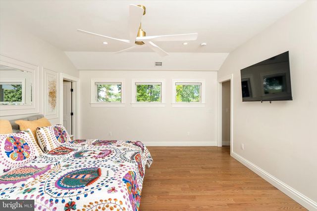 6 STATE PARK DR, Titusville, NJ 08560