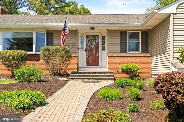 6 STATE PARK DR, Titusville, NJ 08560