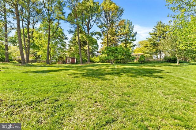 6 STATE PARK DR, Titusville, NJ 08560