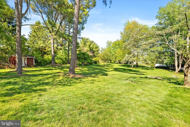 6 STATE PARK DR, Titusville, NJ 08560
