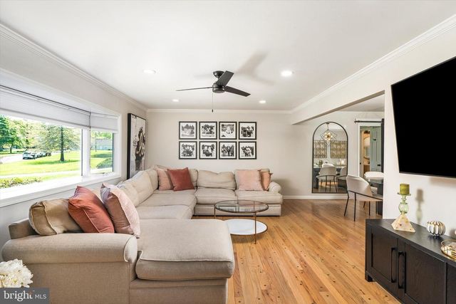 6 STATE PARK DR, Titusville, NJ 08560