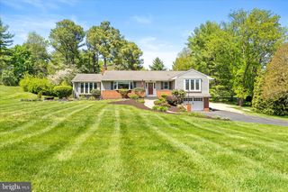 6 STATE PARK DR, Titusville, NJ 08560