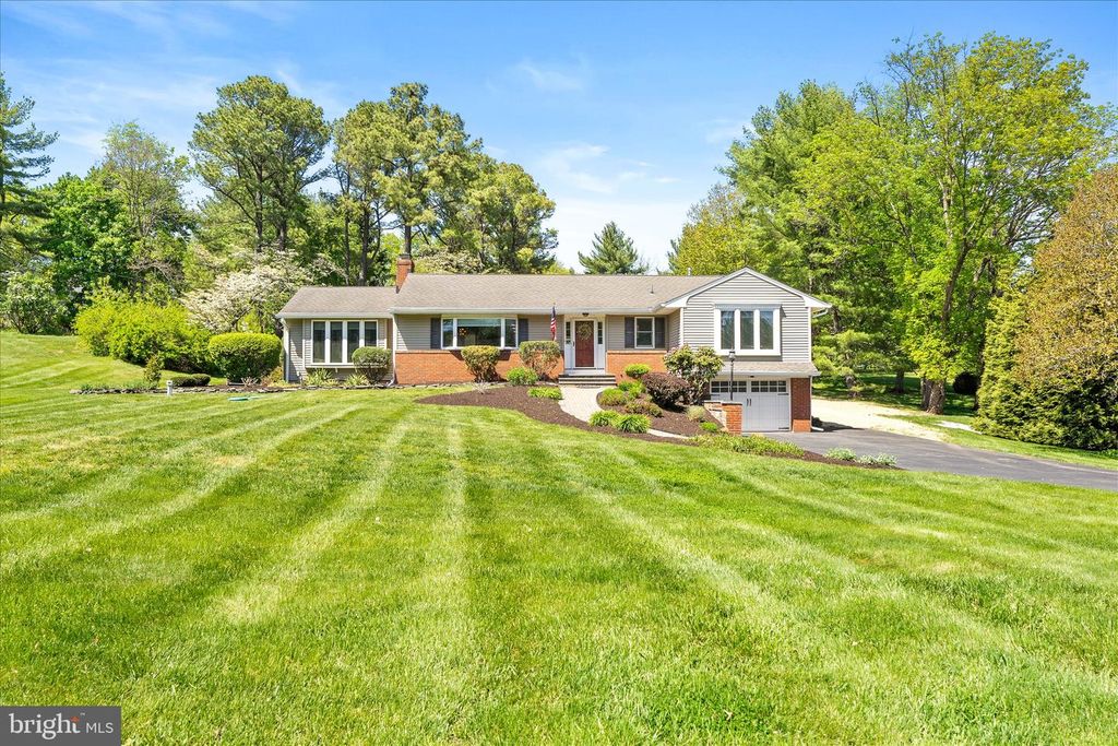 6 STATE PARK DR, Titusville, NJ 08560