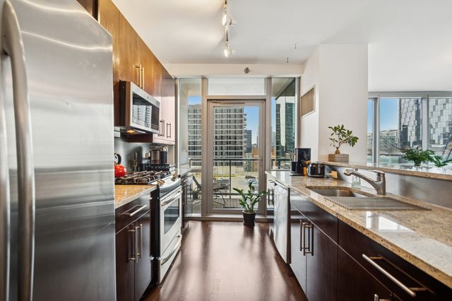 123 S Green Street 803B, Chicago, IL 60607