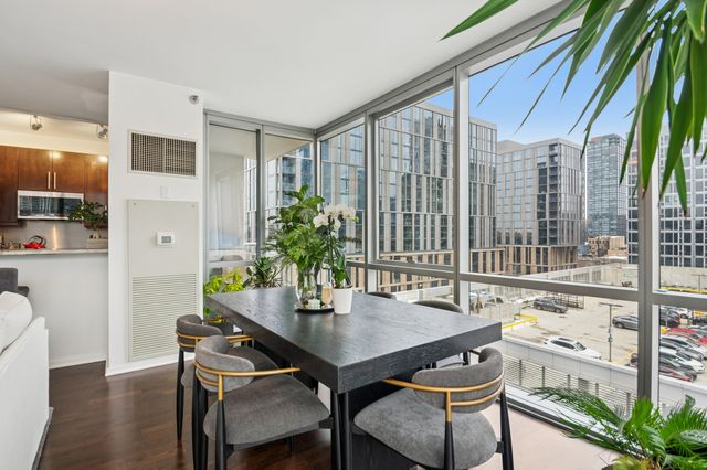 123 S Green Street 803B, Chicago, IL 60607