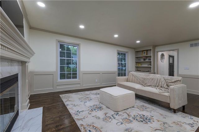 9624 N Wayne Avenue, Kansas City, MO 64155