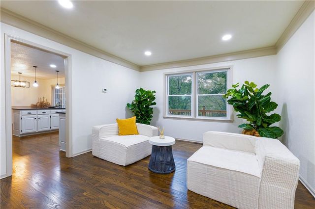 9624 N Wayne Avenue, Kansas City, MO 64155