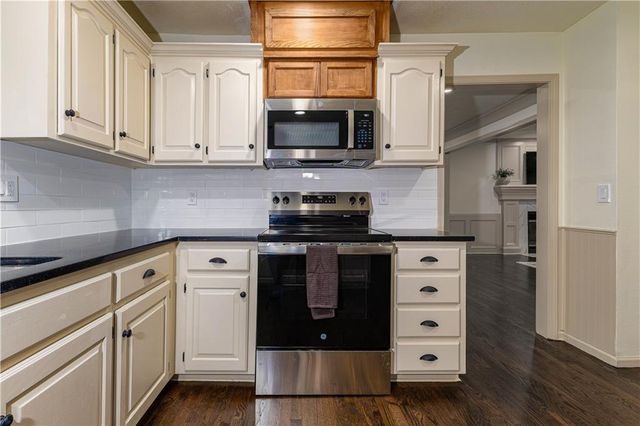 9624 N Wayne Avenue, Kansas City, MO 64155
