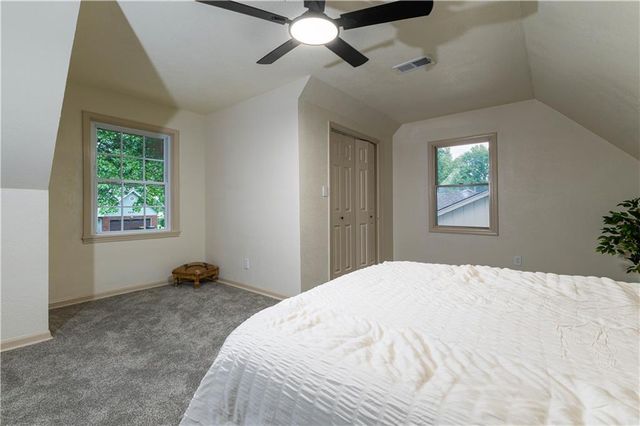 9624 N Wayne Avenue, Kansas City, MO 64155