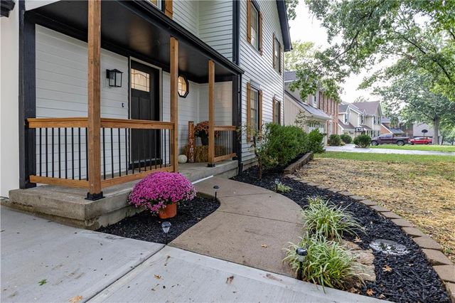 9624 N Wayne Avenue, Kansas City, MO 64155
