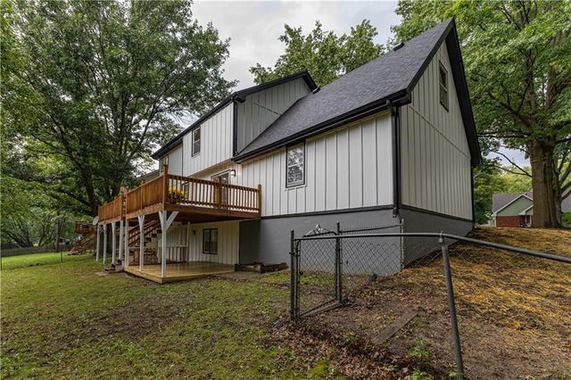 9624 N Wayne Avenue, Kansas City, MO 64155