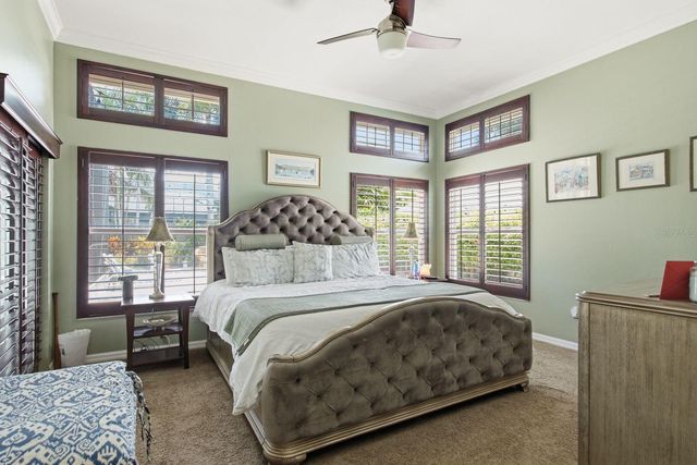 141 OLD OAK CIRCLE, Palm Harbor, FL 34683
