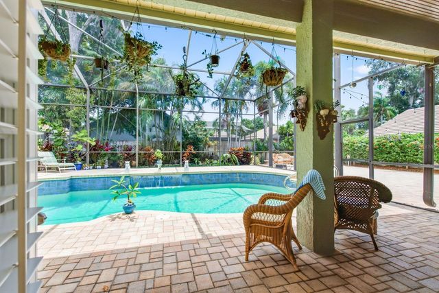141 OLD OAK CIRCLE, Palm Harbor, FL 34683
