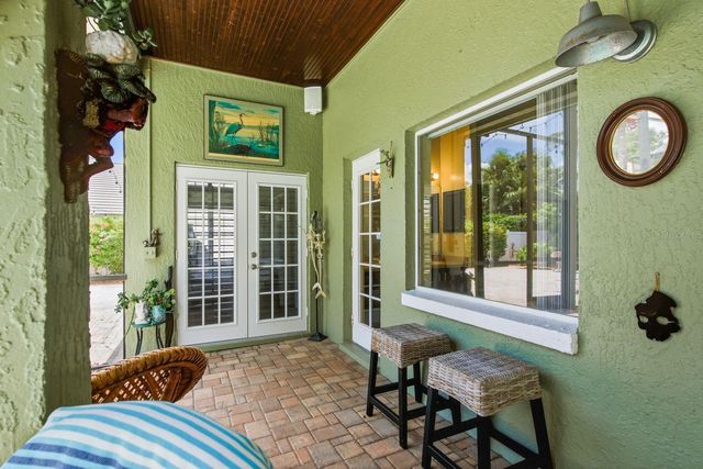141 OLD OAK CIRCLE, Palm Harbor, FL 34683