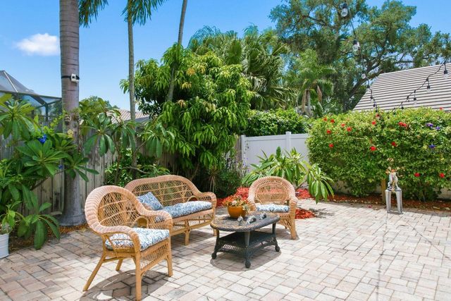 141 OLD OAK CIRCLE, Palm Harbor, FL 34683