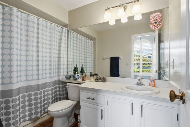 141 OLD OAK CIRCLE, Palm Harbor, FL 34683