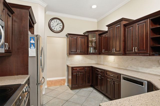 141 OLD OAK CIRCLE, Palm Harbor, FL 34683