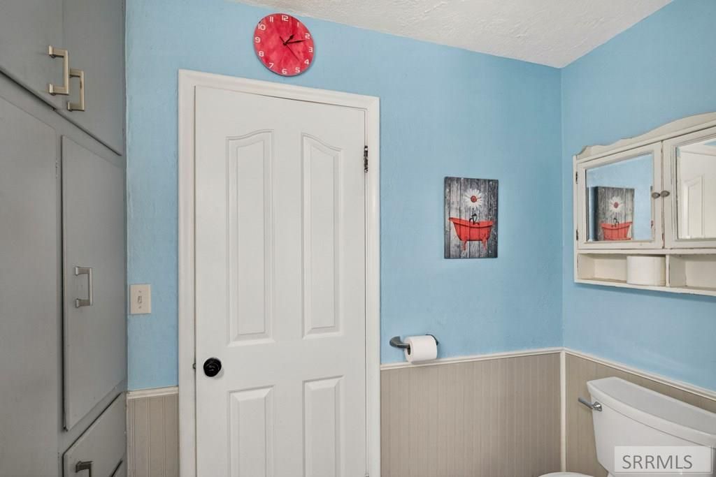 Image 10 of property listing at 810 S Main Street, Grace, ID 83241