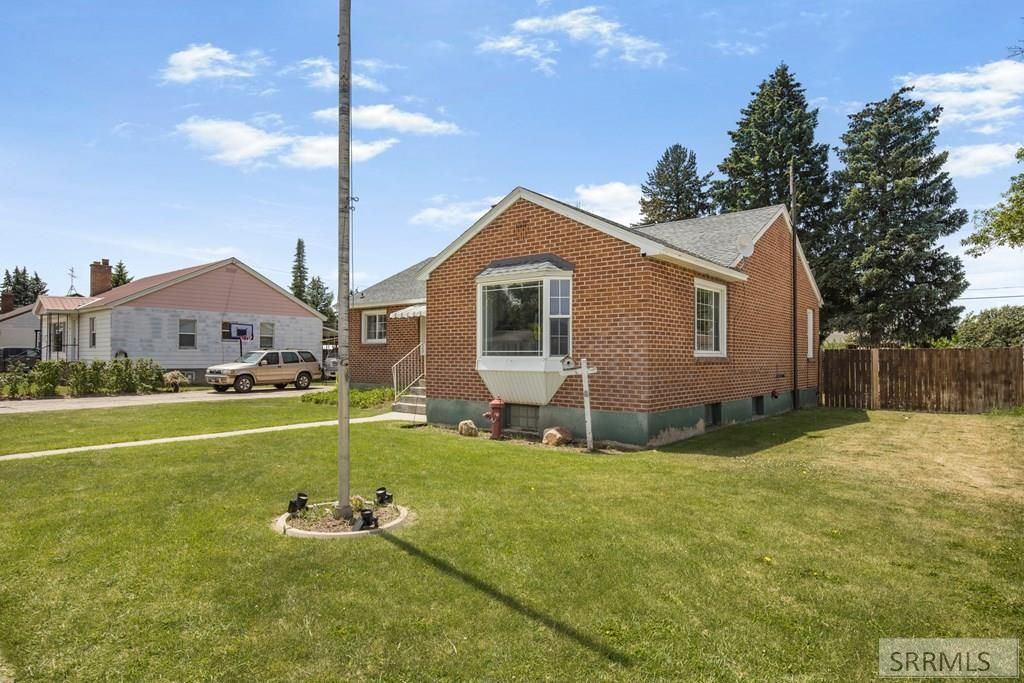 Image 2 of property listing at 810 S Main Street, Grace, ID 83241