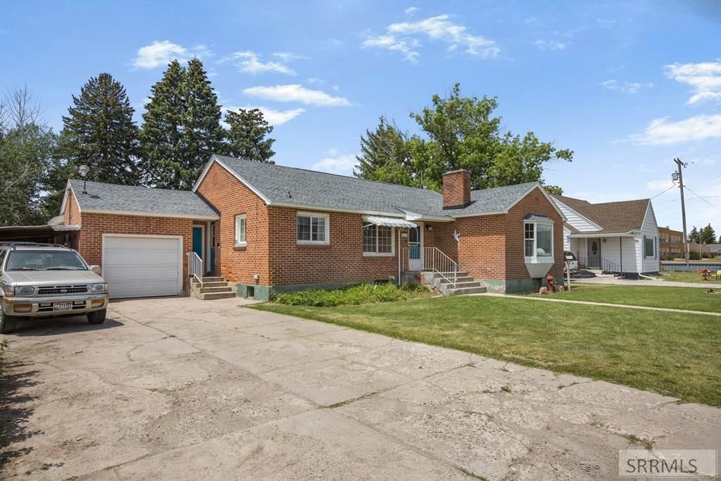 Image 3 of property listing at 810 S Main Street, Grace, ID 83241