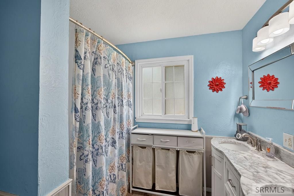 Image 9 of property listing at 810 S Main Street, Grace, ID 83241