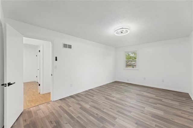 956 Ridge Drive, Warrensburg, MO 64093