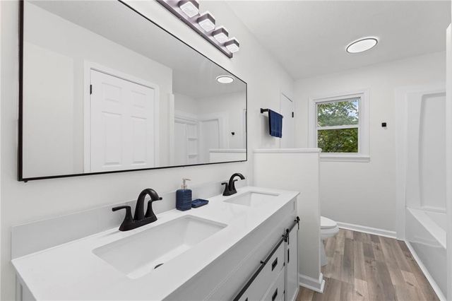 956 Ridge Drive, Warrensburg, MO 64093