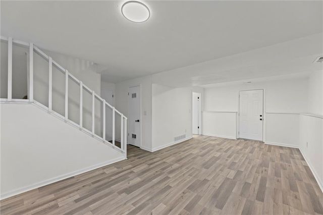 956 Ridge Drive, Warrensburg, MO 64093