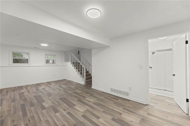 956 Ridge Drive, Warrensburg, MO 64093