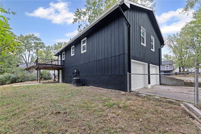 956 Ridge Drive, Warrensburg, MO 64093