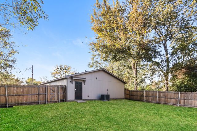 2721 Gibbons Street, Greenville, TX 75401