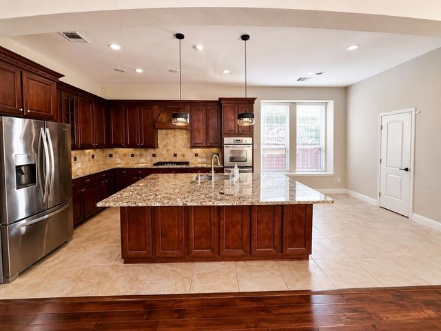 127 Lindenberry Circle, Spring, TX 77389