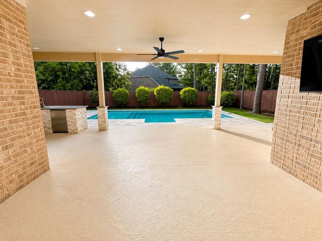 127 Lindenberry Circle, Spring, TX 77389