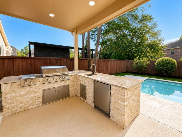 127 Lindenberry Circle, Spring, TX 77389